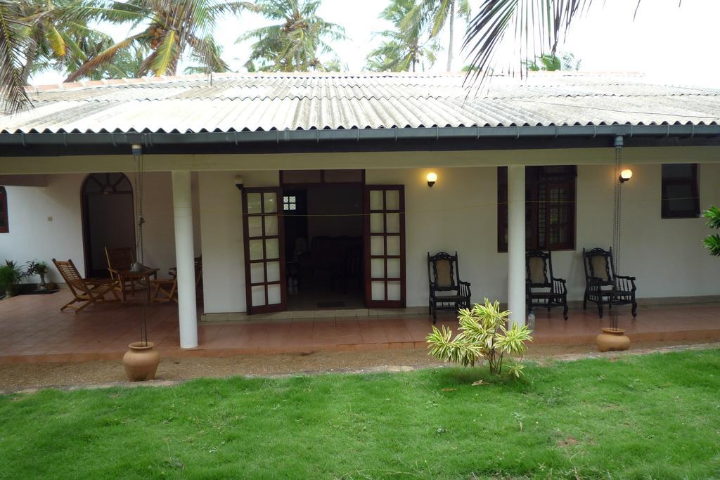 Beach House Negombo Oda fotoğraf
