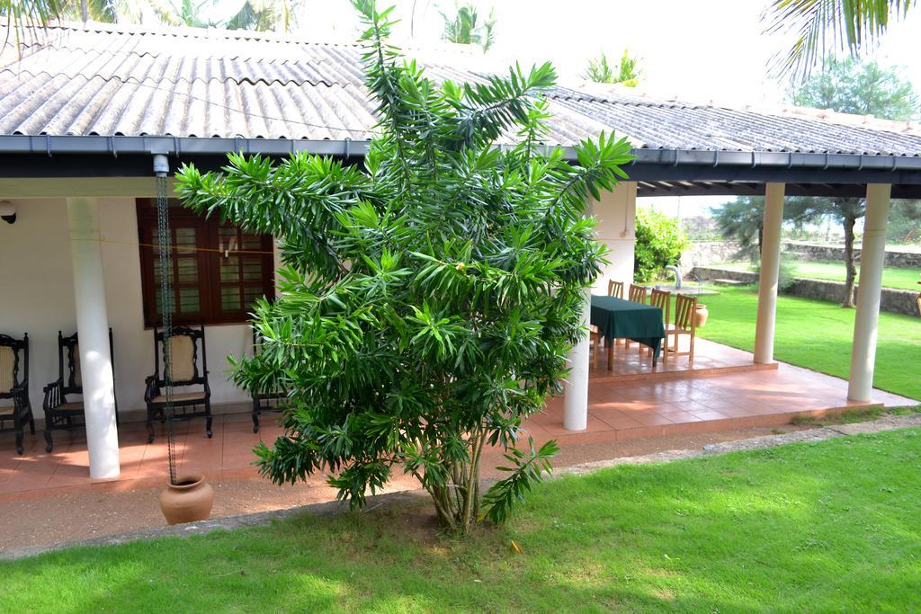 Beach House Negombo Dış mekan fotoğraf