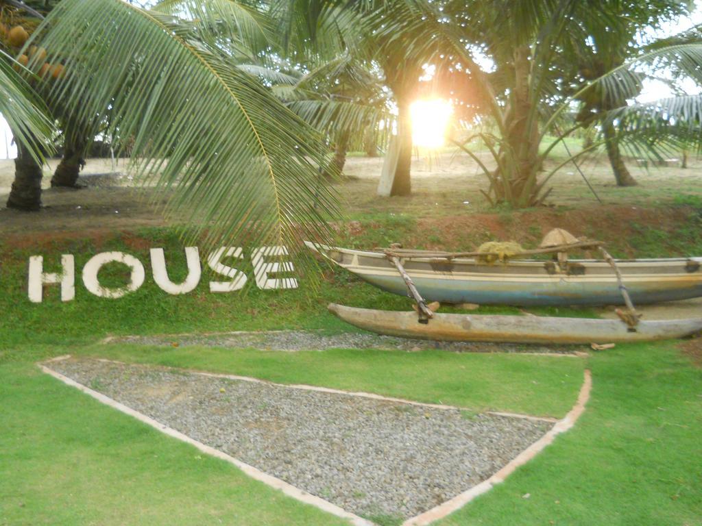 Beach House Negombo Dış mekan fotoğraf