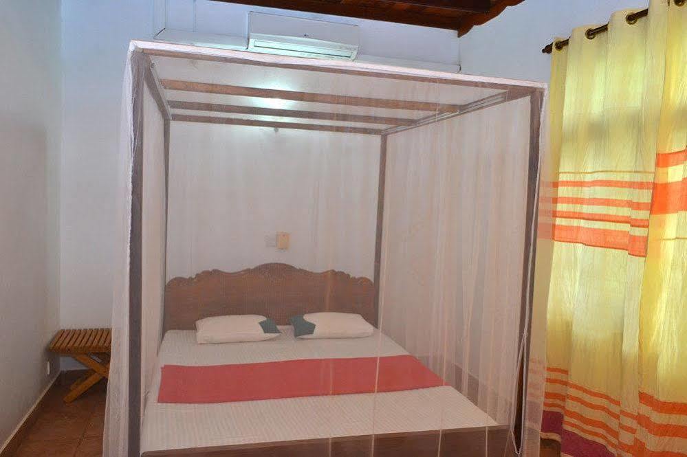 Beach House Negombo Dış mekan fotoğraf